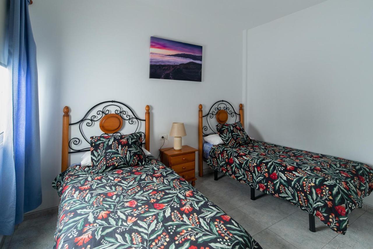 Apartamentos Leomar II Los Llanos De Aridane Bagian luar foto